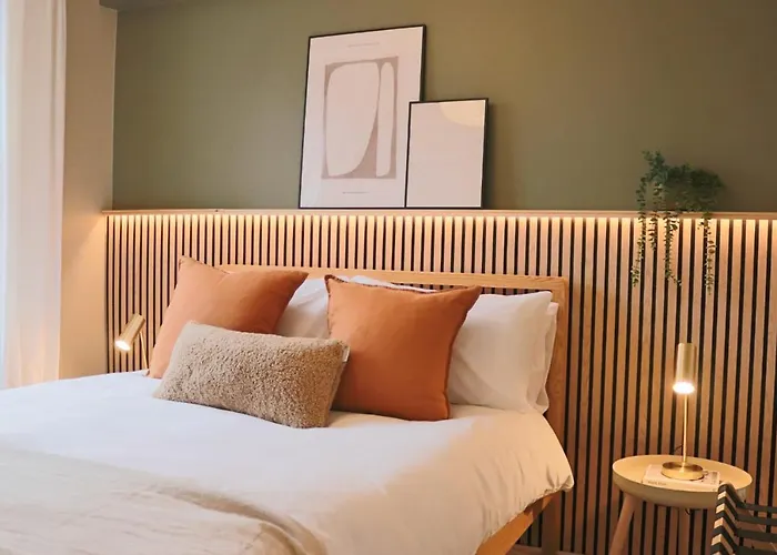 Japandi-Inspired Apt In The Heart Of Oxford